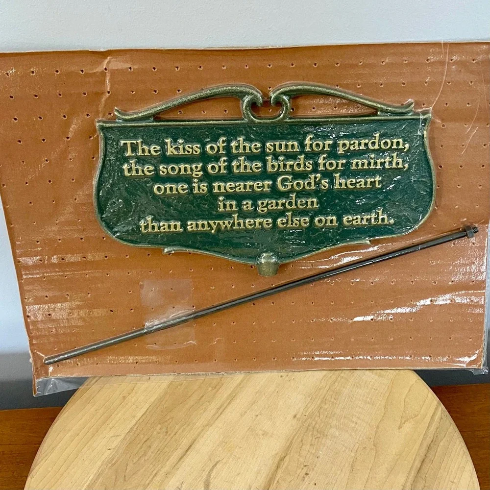 Vintage Whitehall Kiss of the Sun Garden Plaque Metal Sign Stake 81748 Verdigris